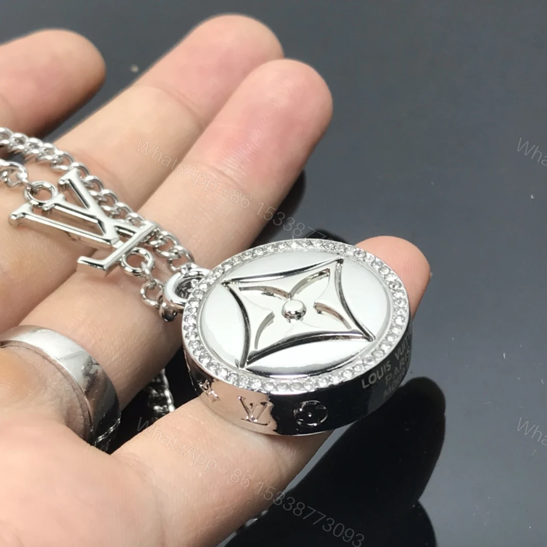View 3 of EN – Lux LV Necklaces 029