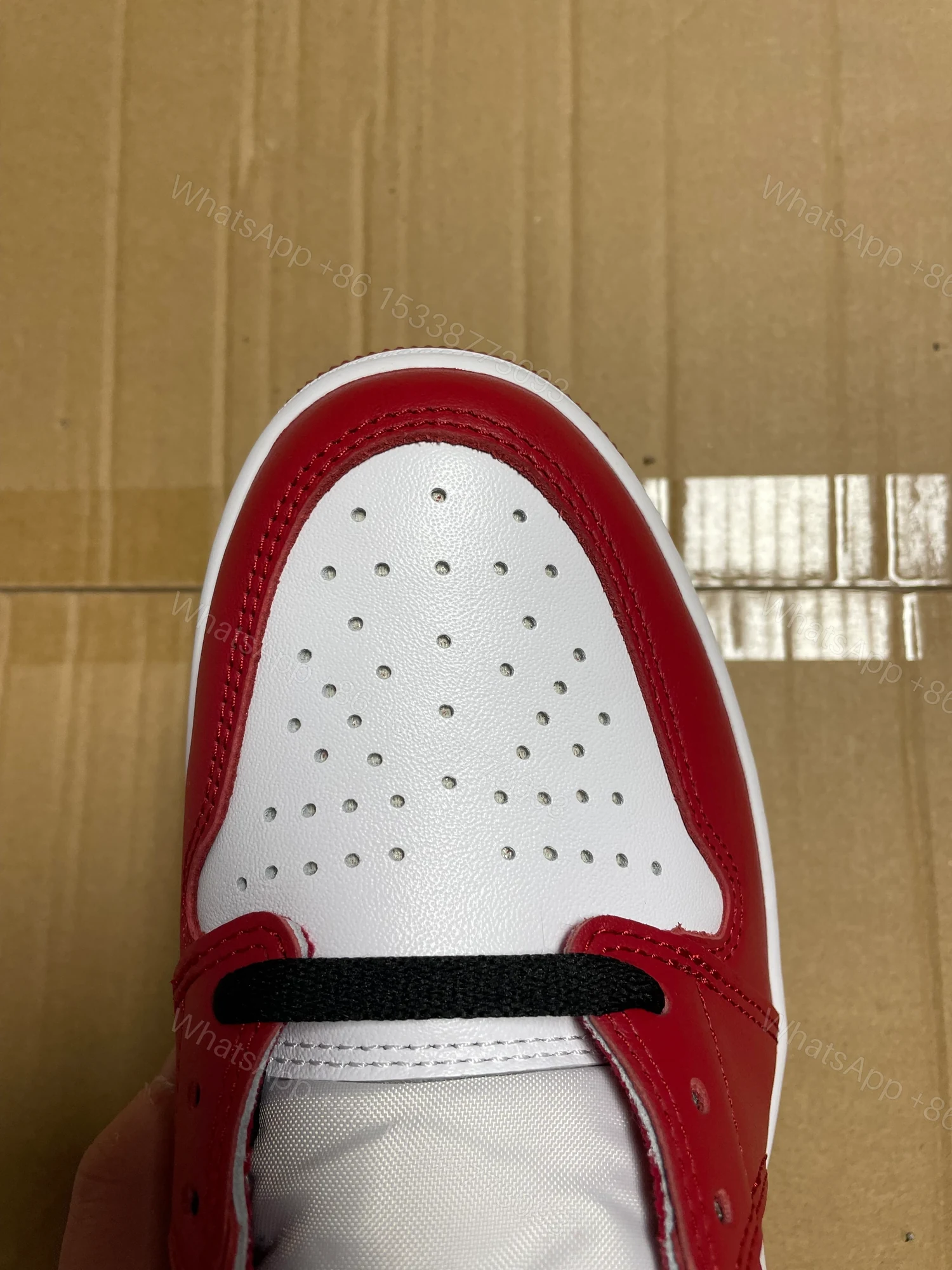 View 4 of Jordan 1 Retro Chicago (2015)