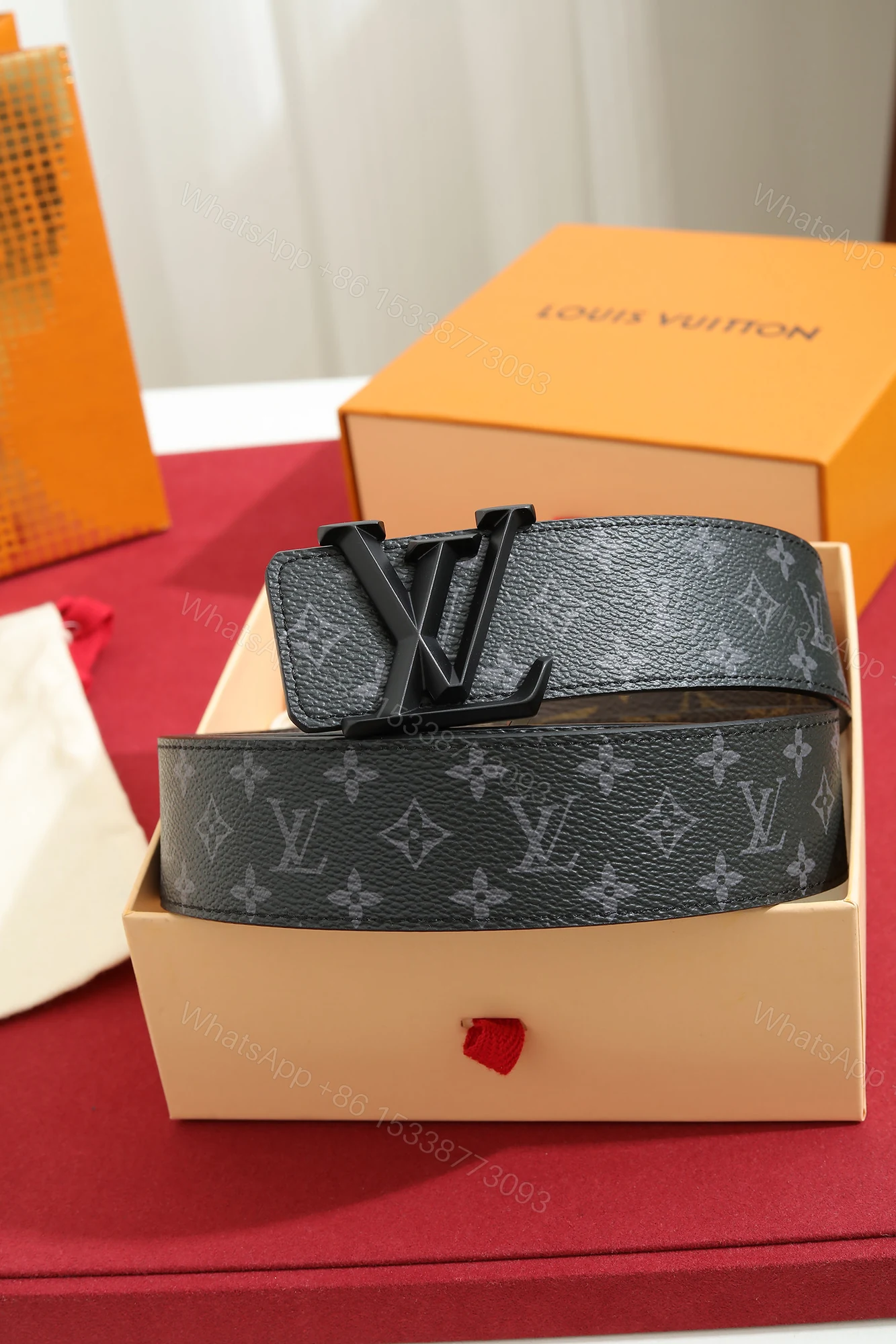 LV 復刻男款黑灰Monogram皮帶 霧黑LV字母扣潮流款 — view 1