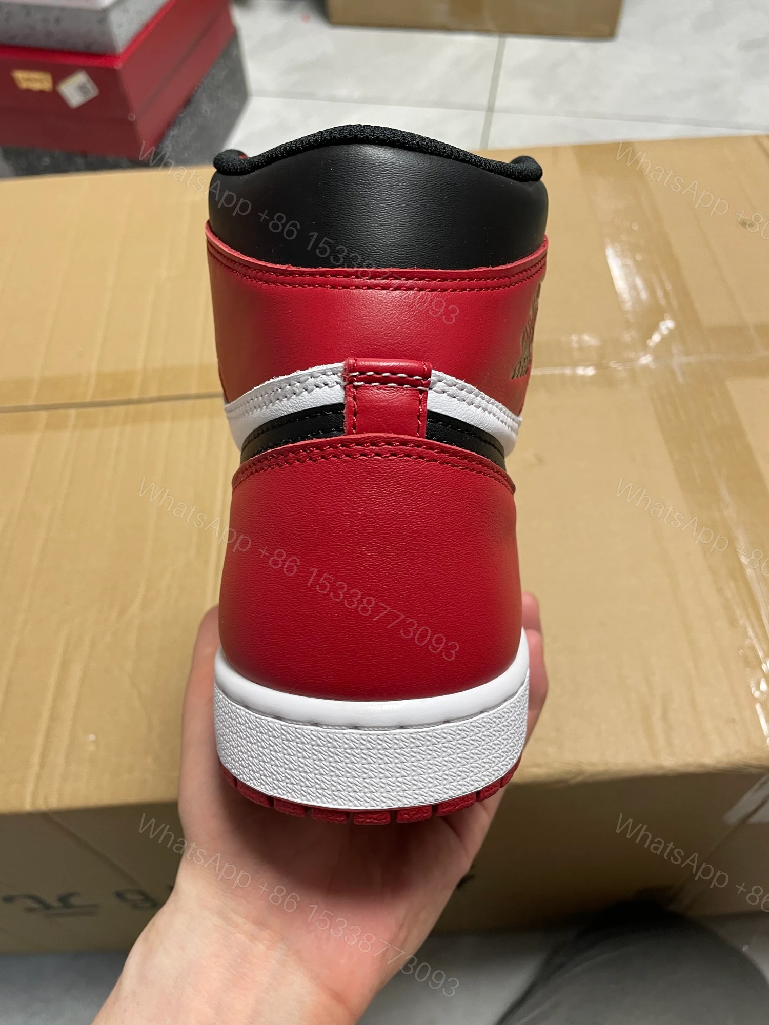 View 5 of Jordan 1 Retro Chicago (2015)