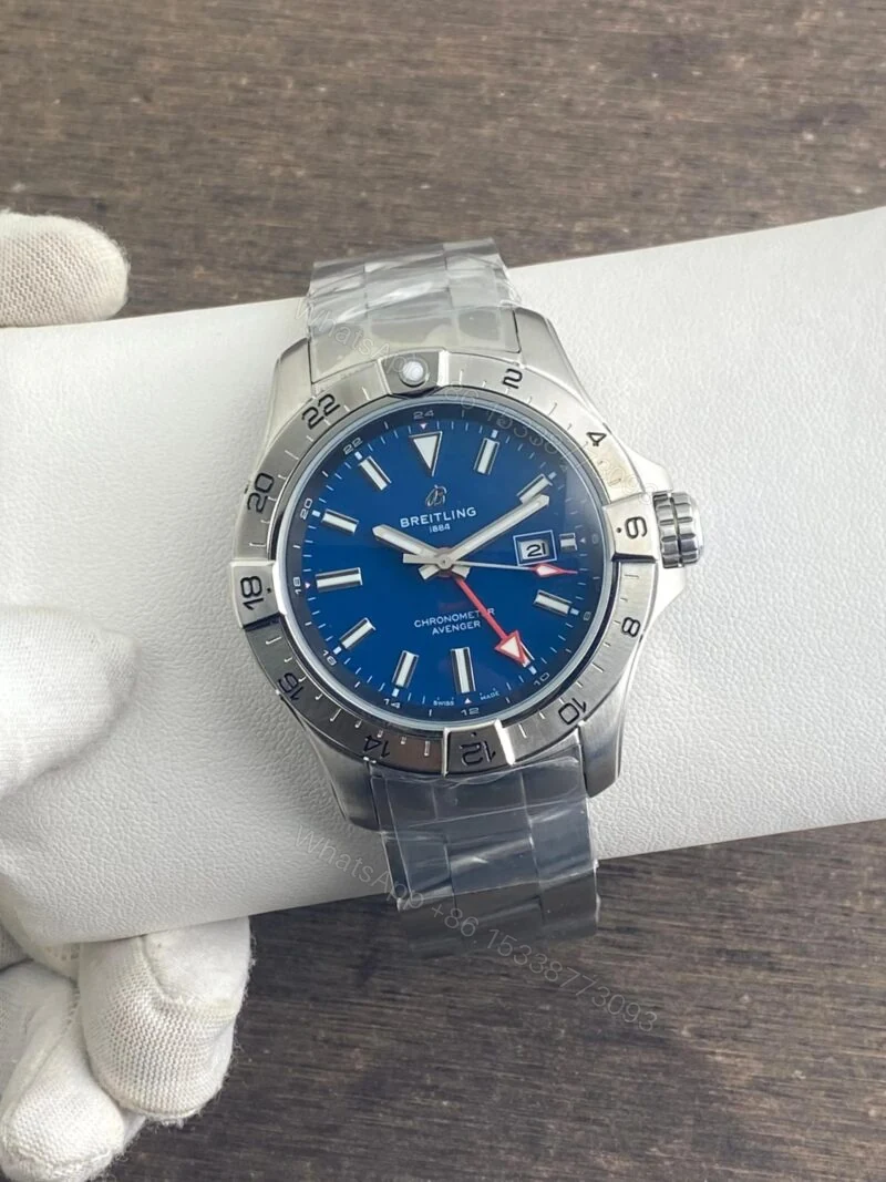 Breitling Avenger GMT A32320101C1A1 Blue Dial 44MM Automatic — view 1