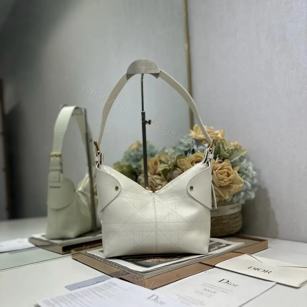 View 2 of 高仿Dior*Voyage系列M284M030小牛皮單肩包小號白色免檢版