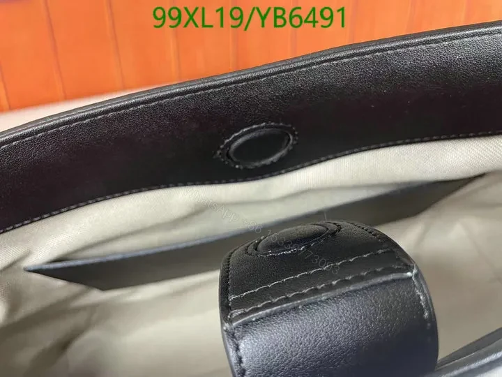 View 14 of Elegant Gucci GG Quilted Grey Matelassé Small Tote YP35VX
