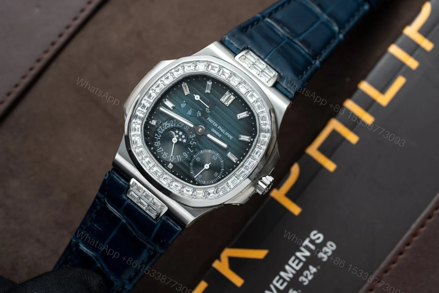 Replica Patek Philippe Nautilus White Gold Blue Dial 40mm — view 1