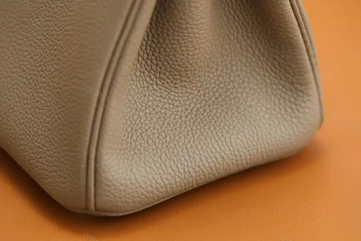 View 5 of HN 30 ETOUPE EPSOM SELLIER GOLD HARDWARE