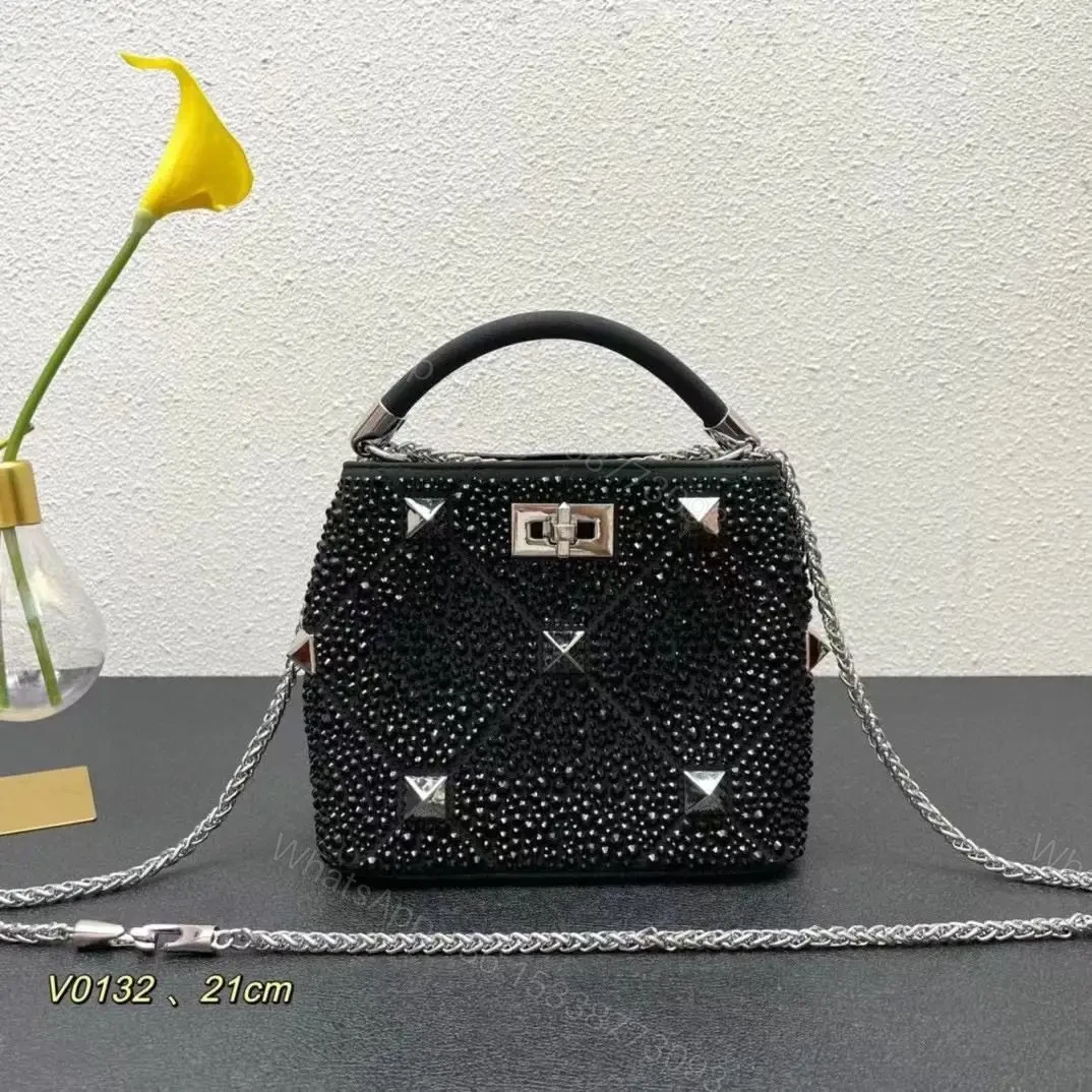 VALENTINO — view 1