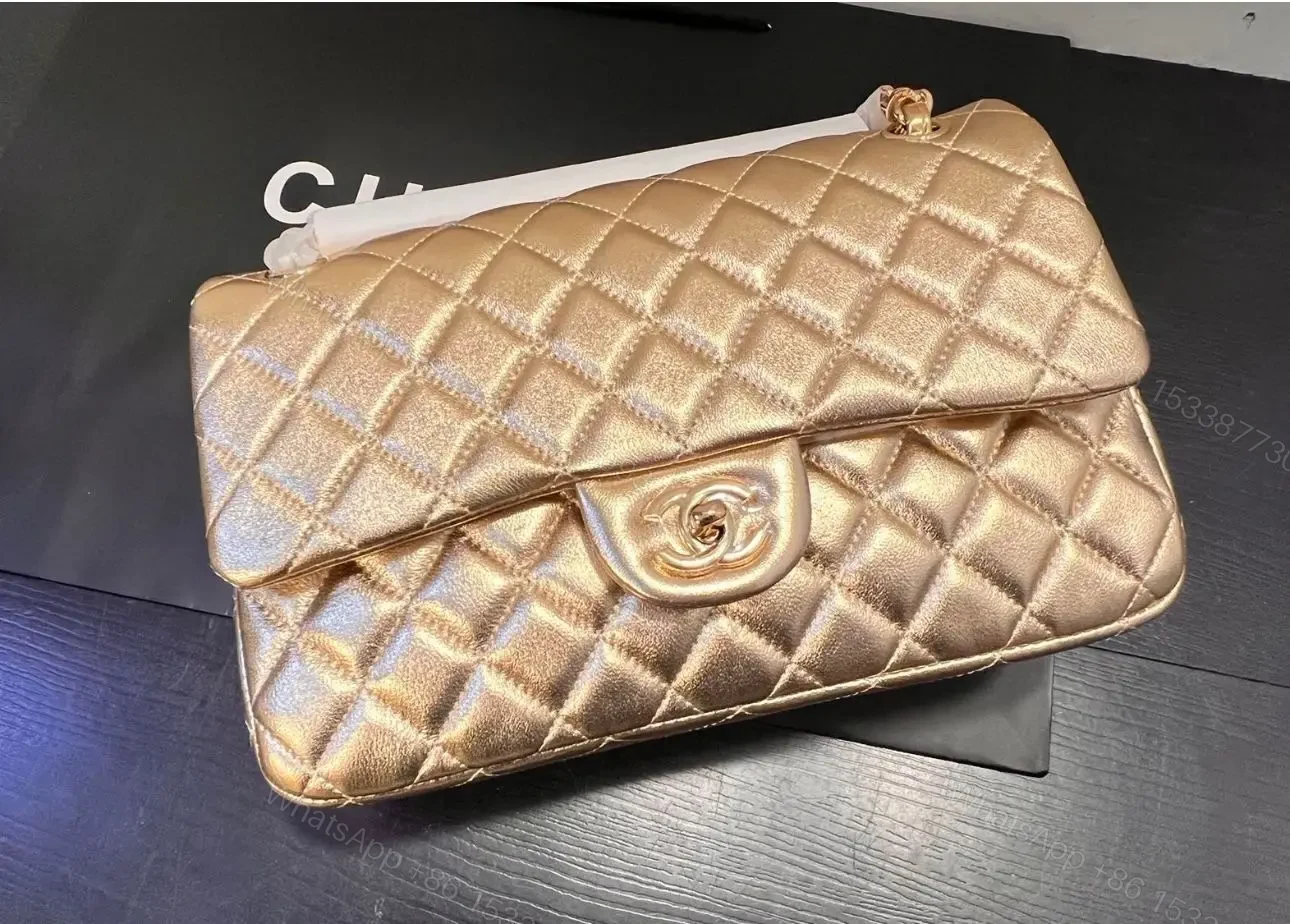 CHANEL — view 1