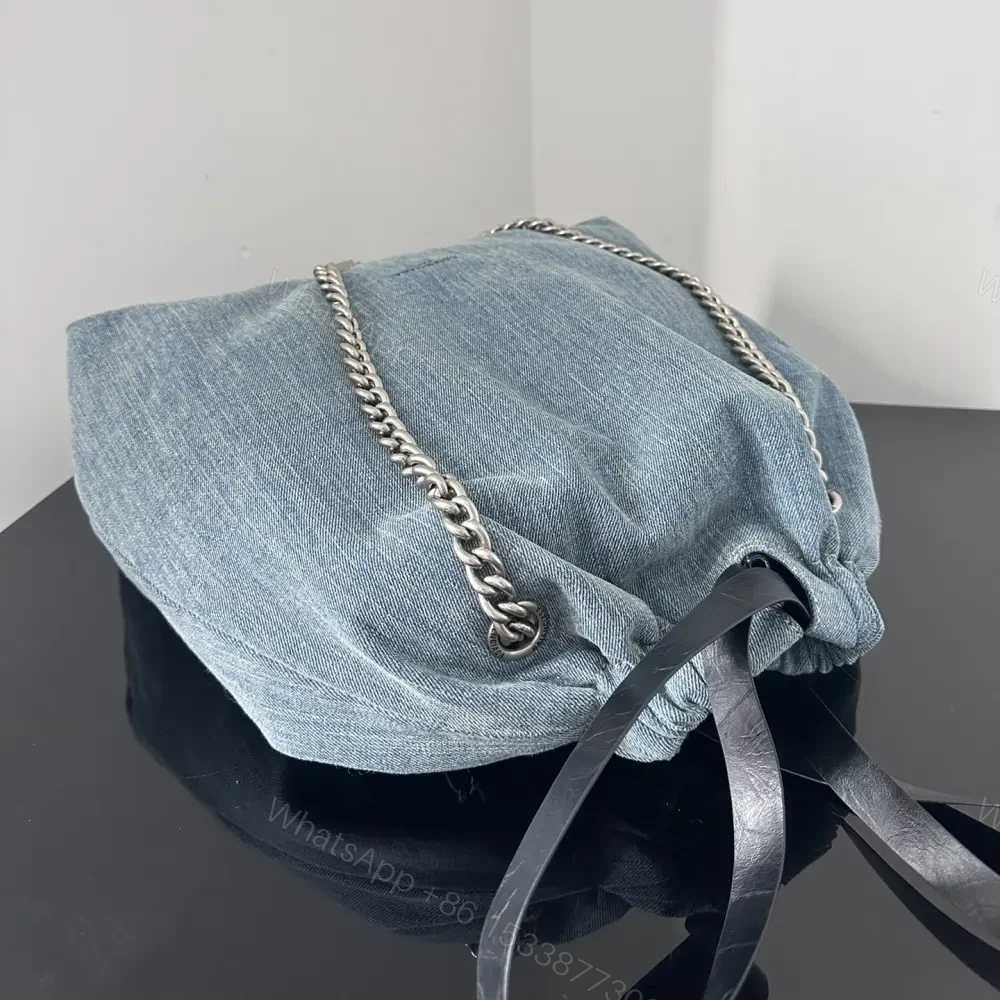 View 7 of 高仿Balenciaga2023年新款Crushtote牛仔布垃圾袋大號
