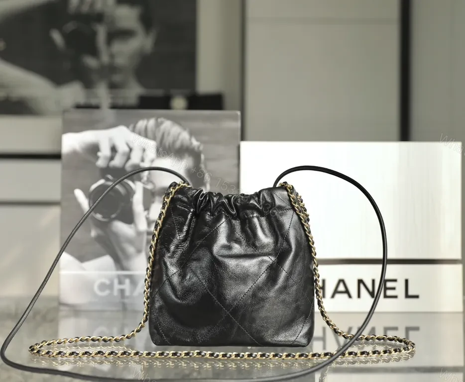 View 4 of Velvet Chain-Detail Shoulder Bag: Luxe Compact Elegance