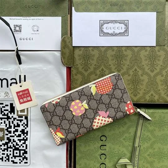 View 2 of Gucci Les Pommes zip around wallet in beige and ebony GG Supreme – WGR007