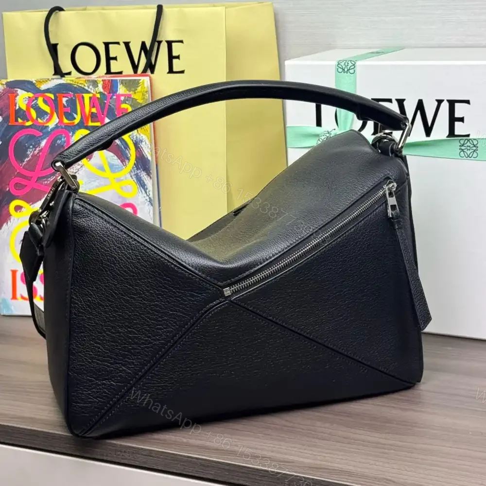 View 4 of 高仿Loewe*Puzzle系列1100小牛皮斜挎包黑色大號免檢版