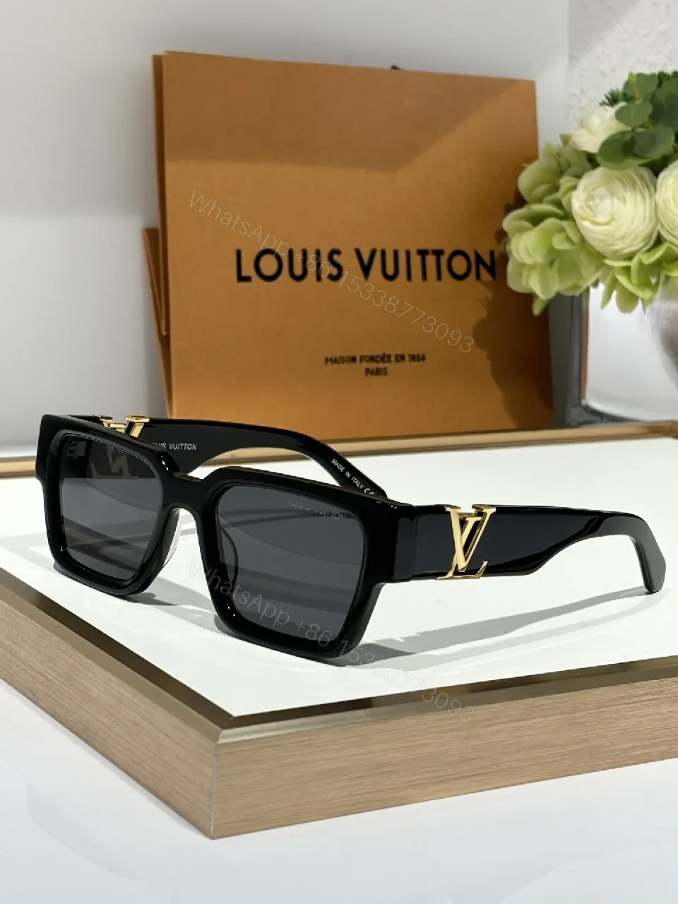 Bold Black Sunglasses with Gold Emblem – Modern, Durable Acetate Frames — view 1