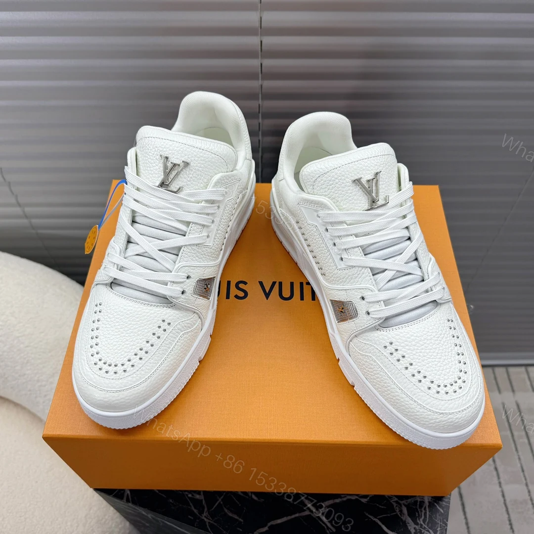 LV 一比一白色低筒運動鞋 簡約百搭舒適款 — view 1