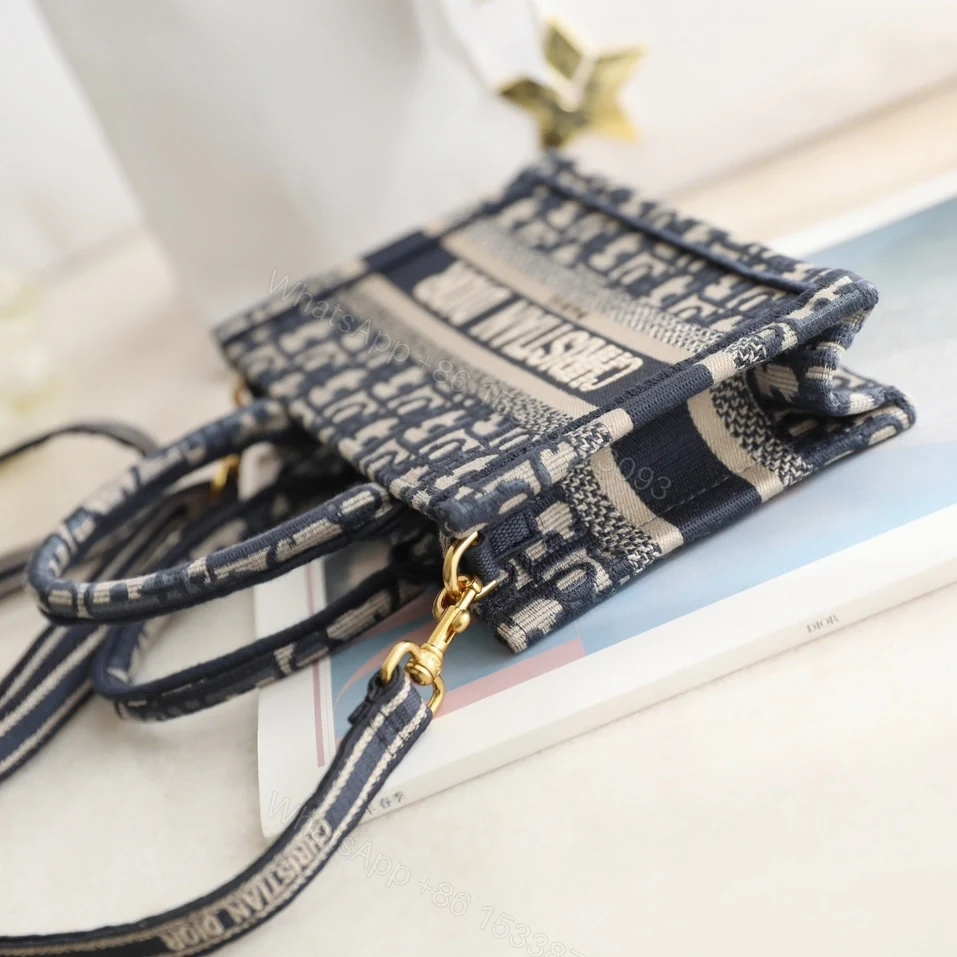View 4 of 高仿Dior2024BookTote系列老花Mini手拎袋免檢版