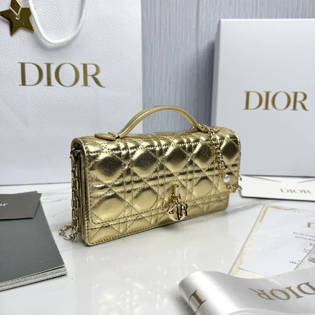 View 6 of Gold-Textured Chain Bag Deluxe: Ultra-Luxe, All-Day Shine, Compact