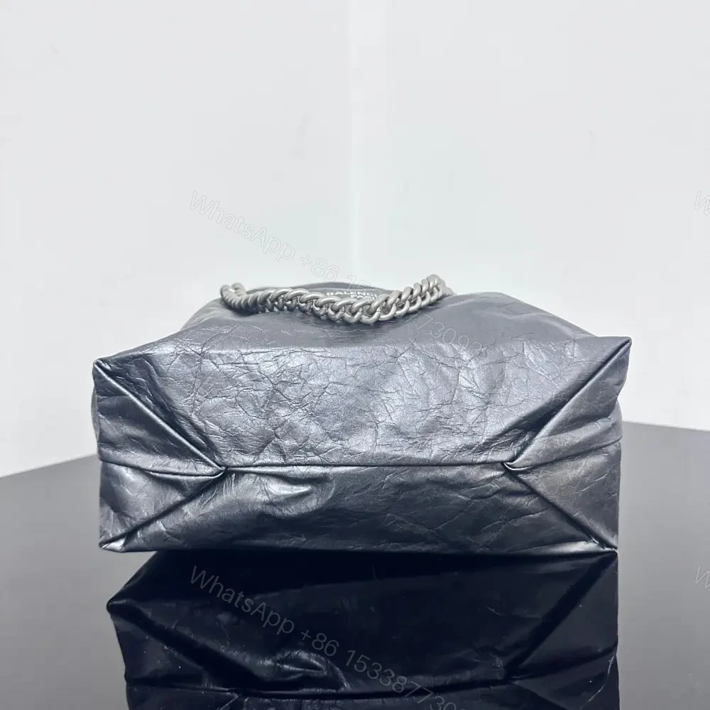 View 6 of 高仿Balenciaga2023Crushtote褶皺牛皮購物袋小號