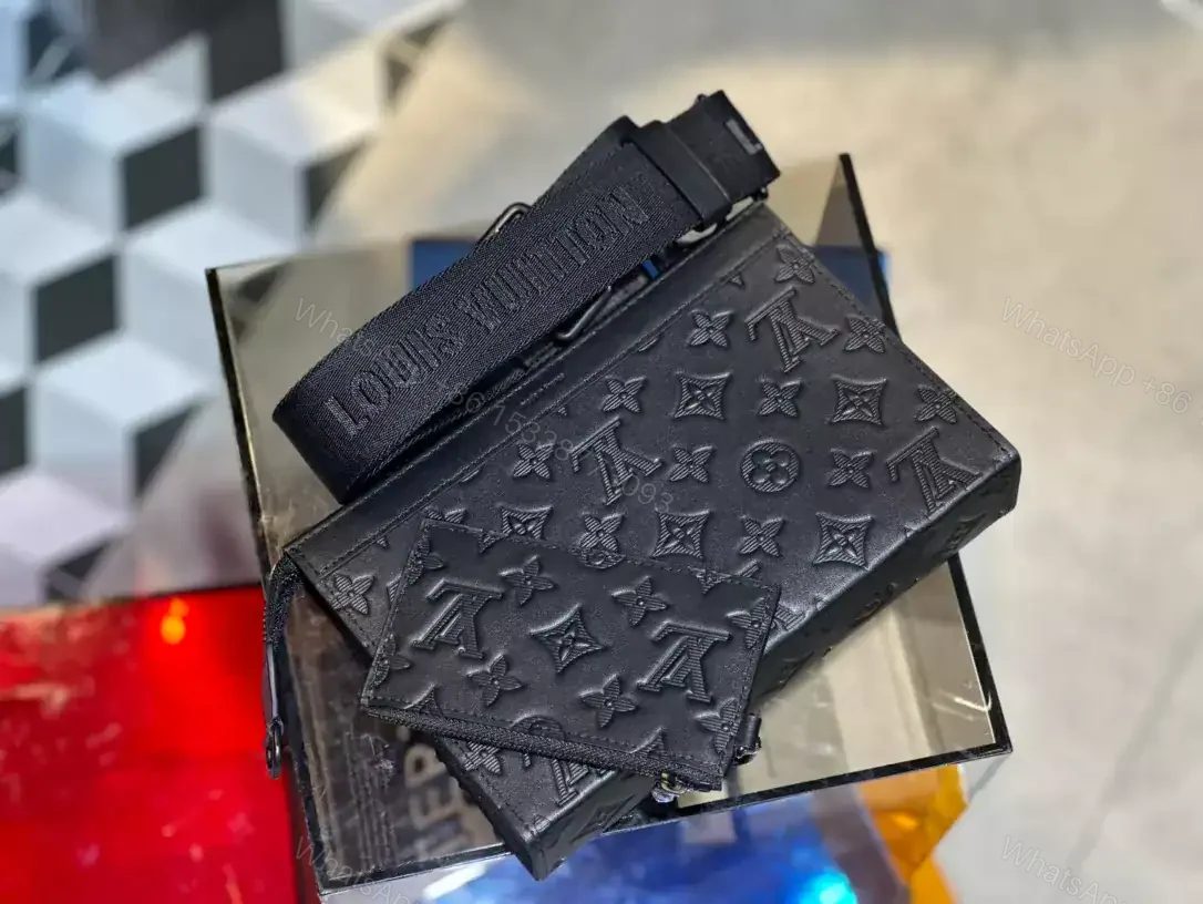 View 10 of LOUIS VUITTON GASTON WEARABLE WALLET – RRG072