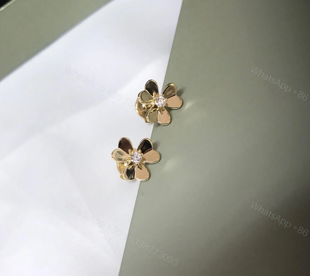 Van Cleef & Arpels Diamond Frivole Earrings Mini Yellow Gold VCARPJMN00 — view 1