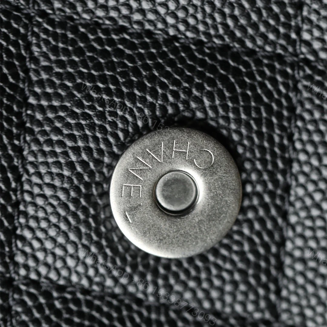 View 15 of 高仿Chanel*26C/25Bag系列AS5631小牛皮單肩包黑色銀扣Mini免檢版