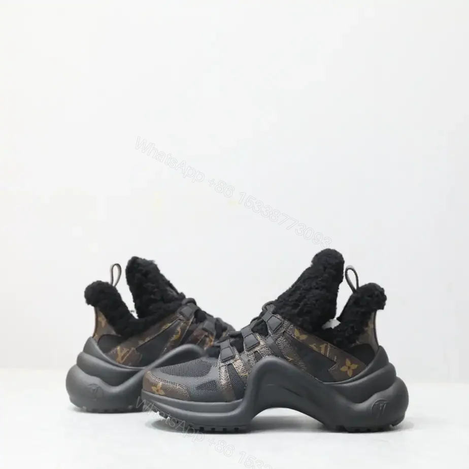 View 4 of LV ARCHLIGHT SNEAKER – LSVM019