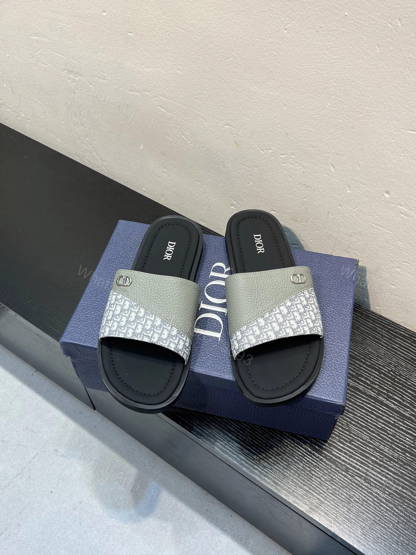 Dior 高仿男士涼拖 灰色皮革拼接Oblique設計簡約休閒款 — view 1