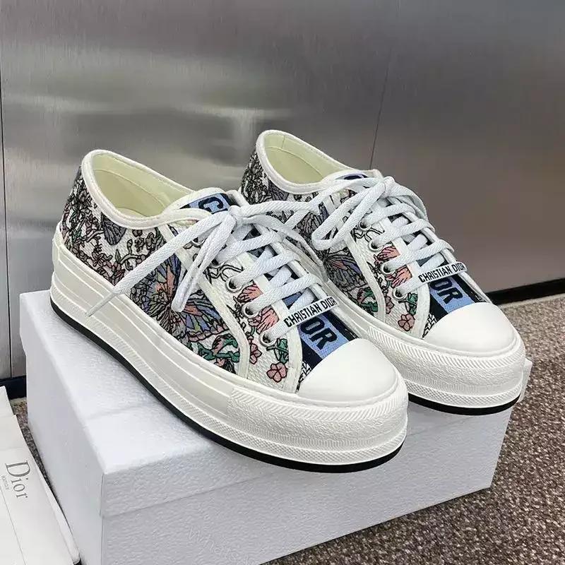 WALK’N’DIOR PLATFORM SNEAKERS UNISEX TOILE DE JOUY PAPILLON EMBROIDERED WHITE – CD193 — view 1