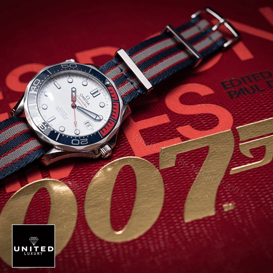 View 6 of Omega 007 White Replica