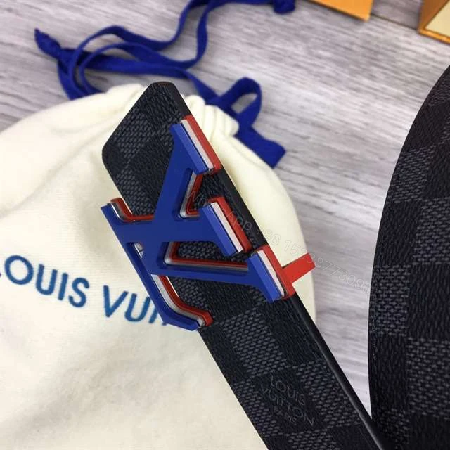 View 4 of LOUIS VUITTON INITIALES 40MM REVERSIBLE DAMIER INFINI LEATHER BELT – B87