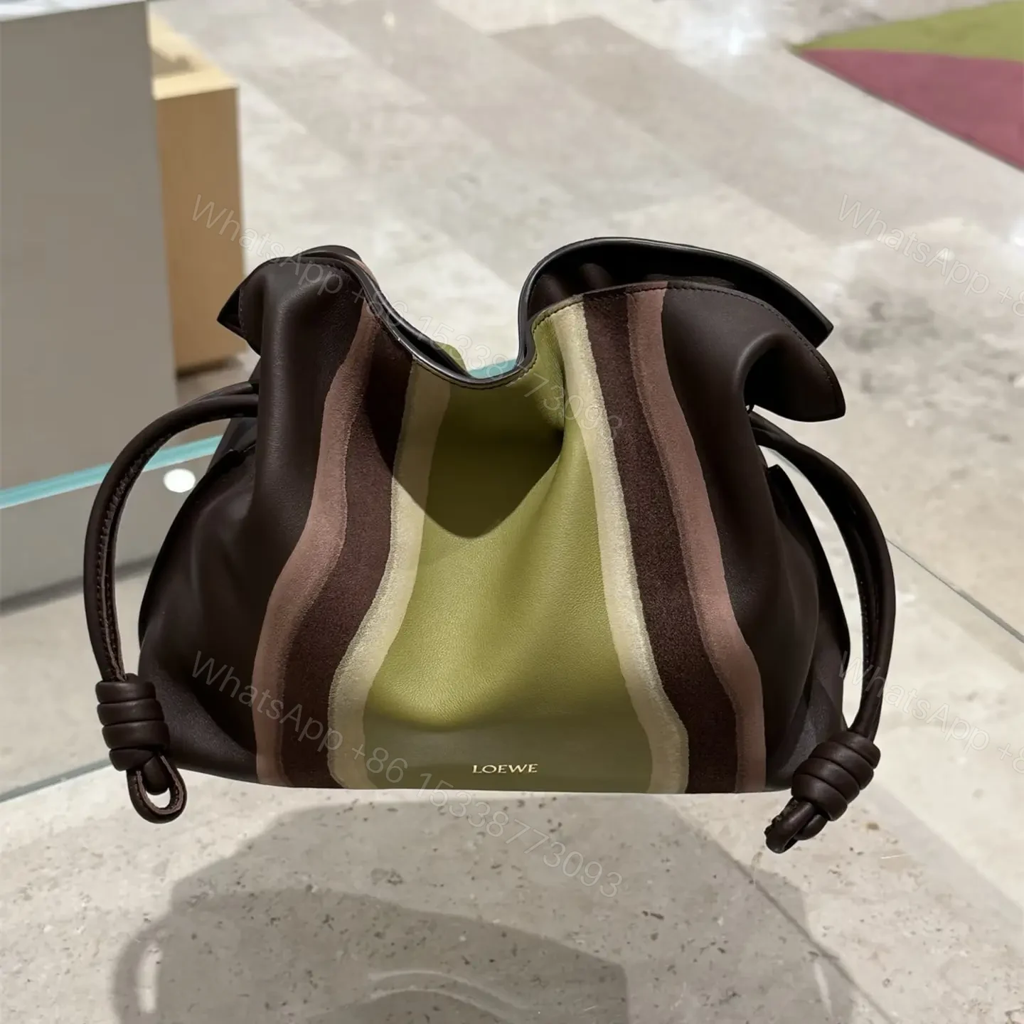 View 14 of 高仿Loewe*Flamenco系列0017拼皮單肩包巧克力中號免檢版