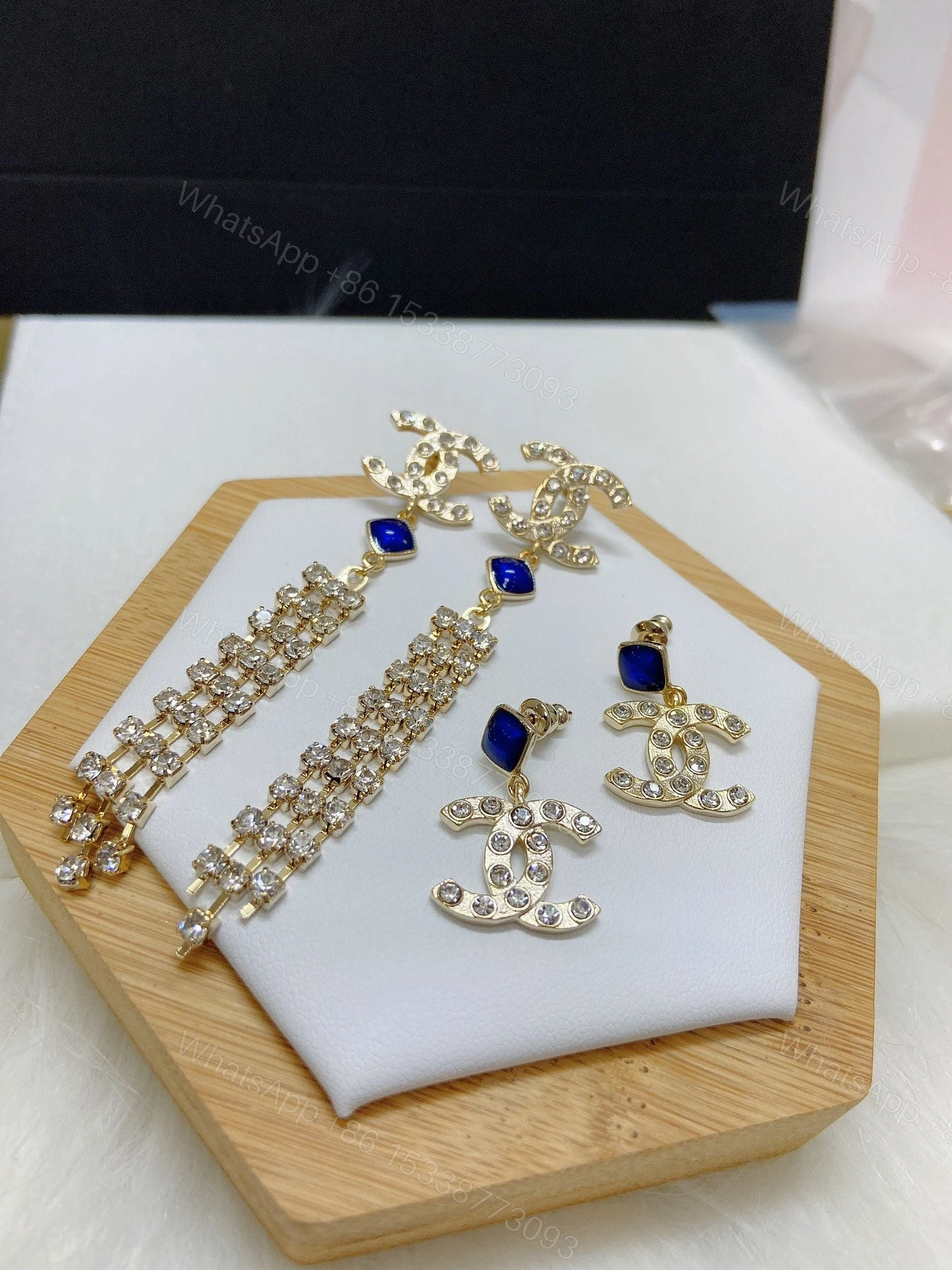 View 3 of EN – Lux Earring Chanel 010
