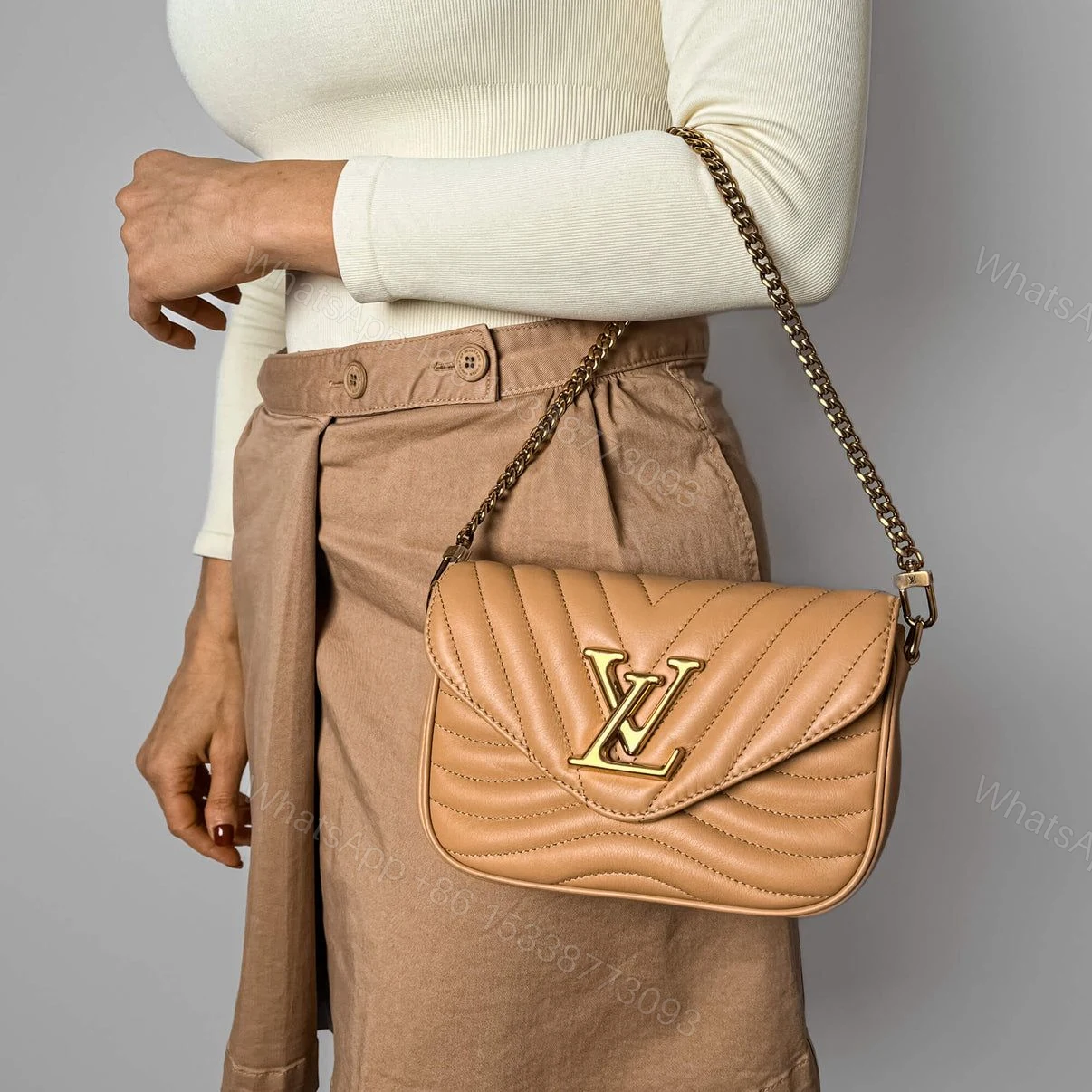 View 8 of FIRST COPY LOUIS VUITTON BROWN PREMIUM GIFT SET BAG