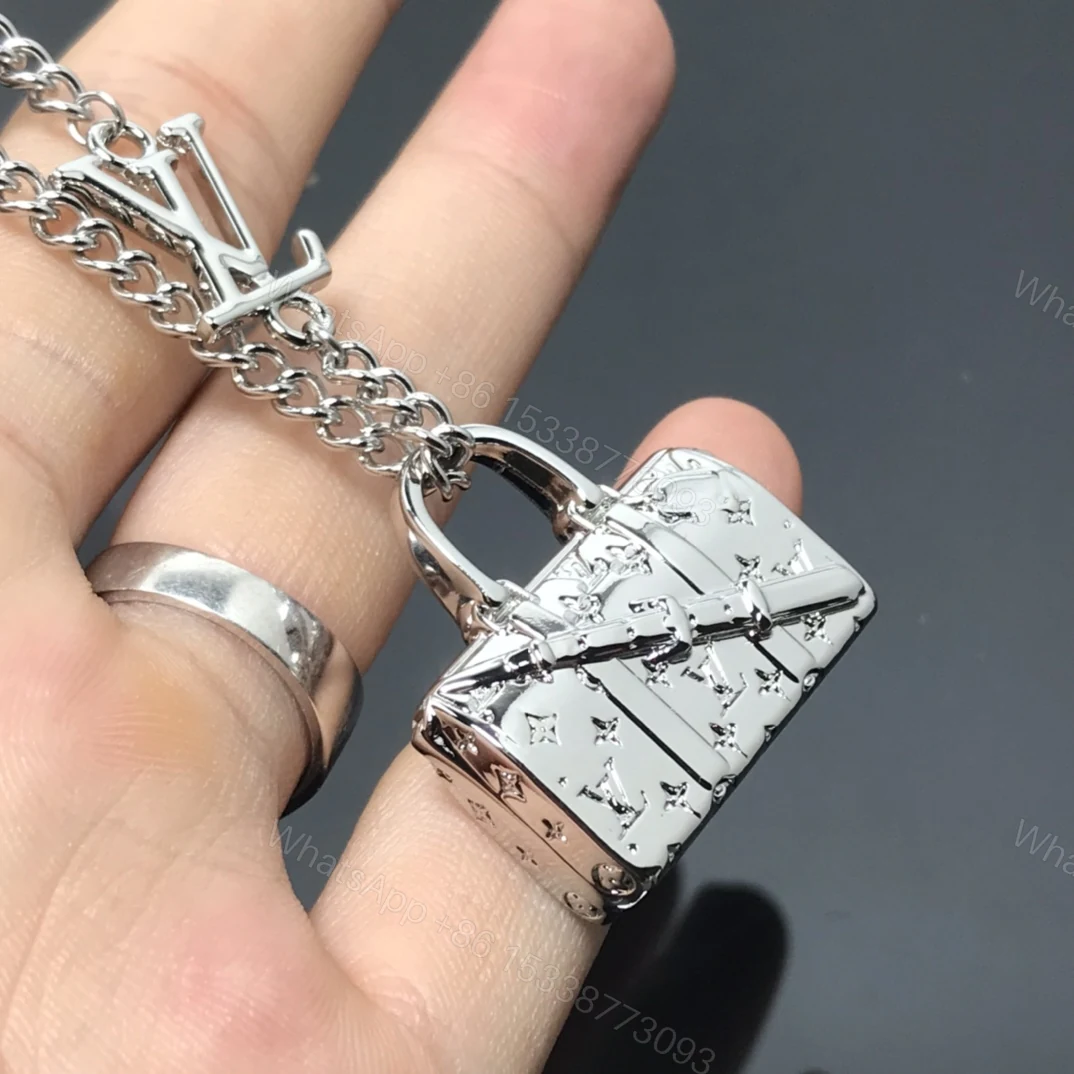 View 3 of EN – Lux LV Necklaces 030