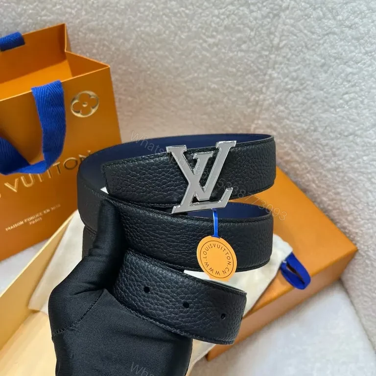 Smart Black Leather Belt with LV-Style Buckle - Unisex Style Accessory — view 1