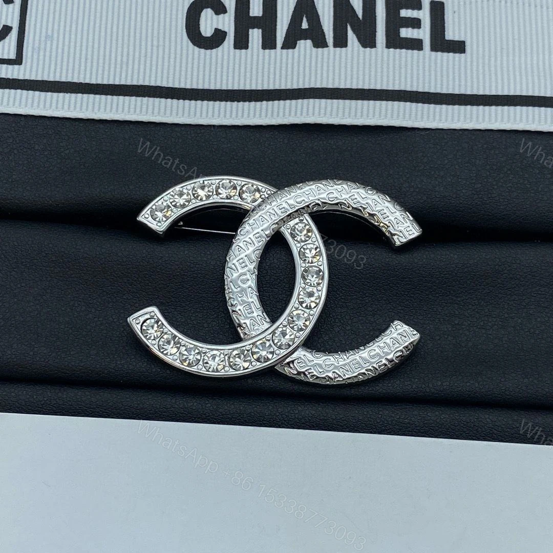 Chanel brooch — view 1