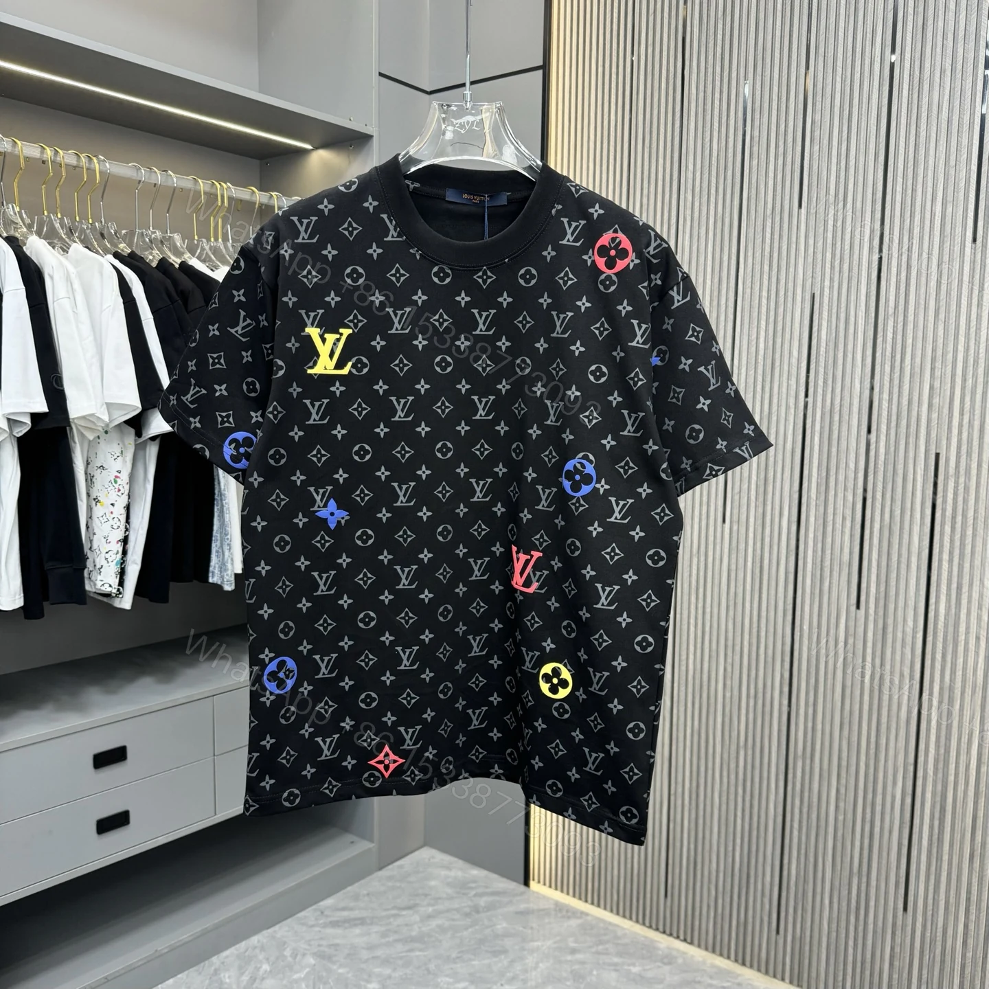 LV A貨男士印花短袖T恤 彩色Logo點綴 潮流百搭款式 — view 1