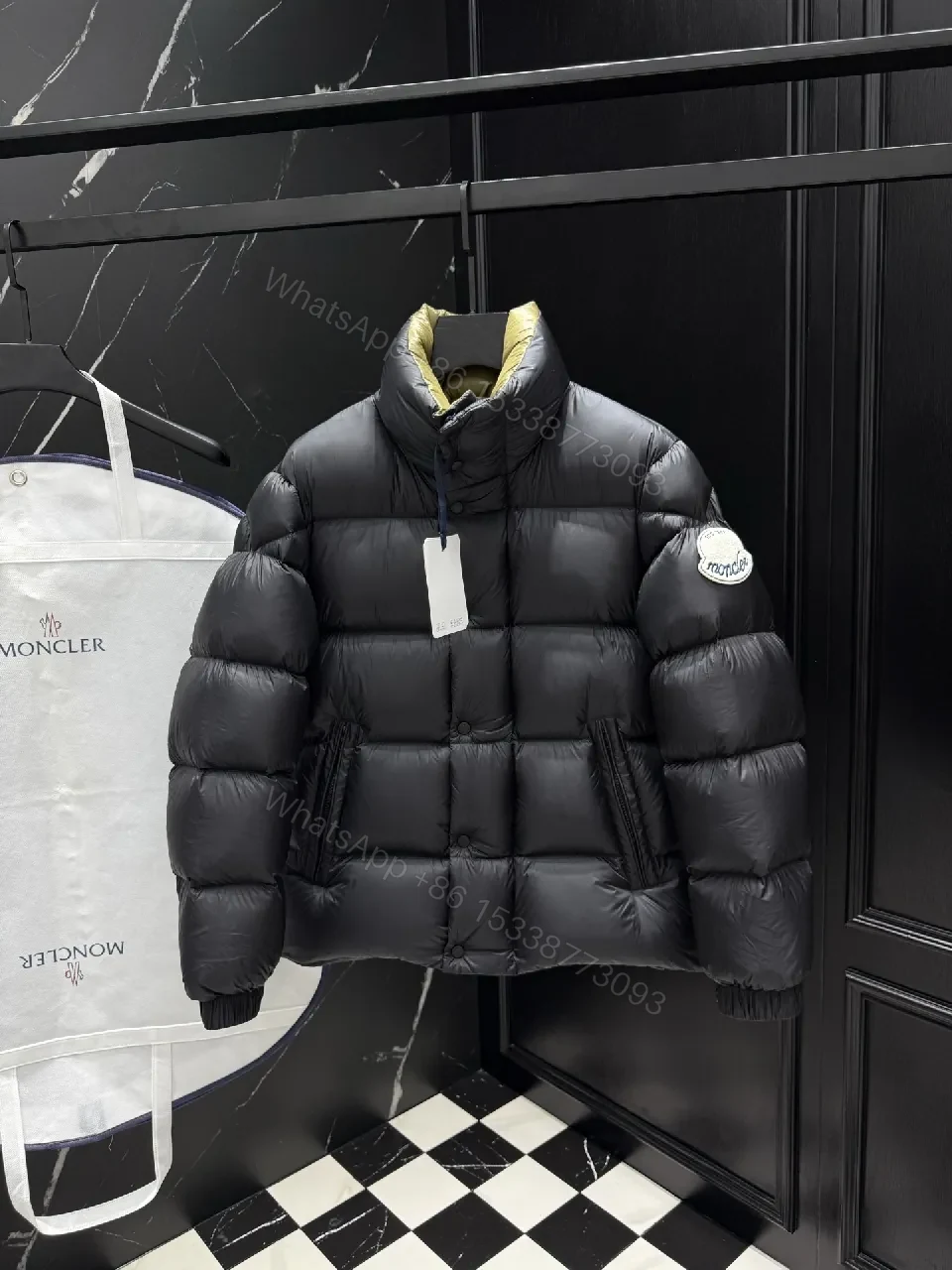 Puffer Perfection: Short Black Down Jacket with Moncler Patch — view 1