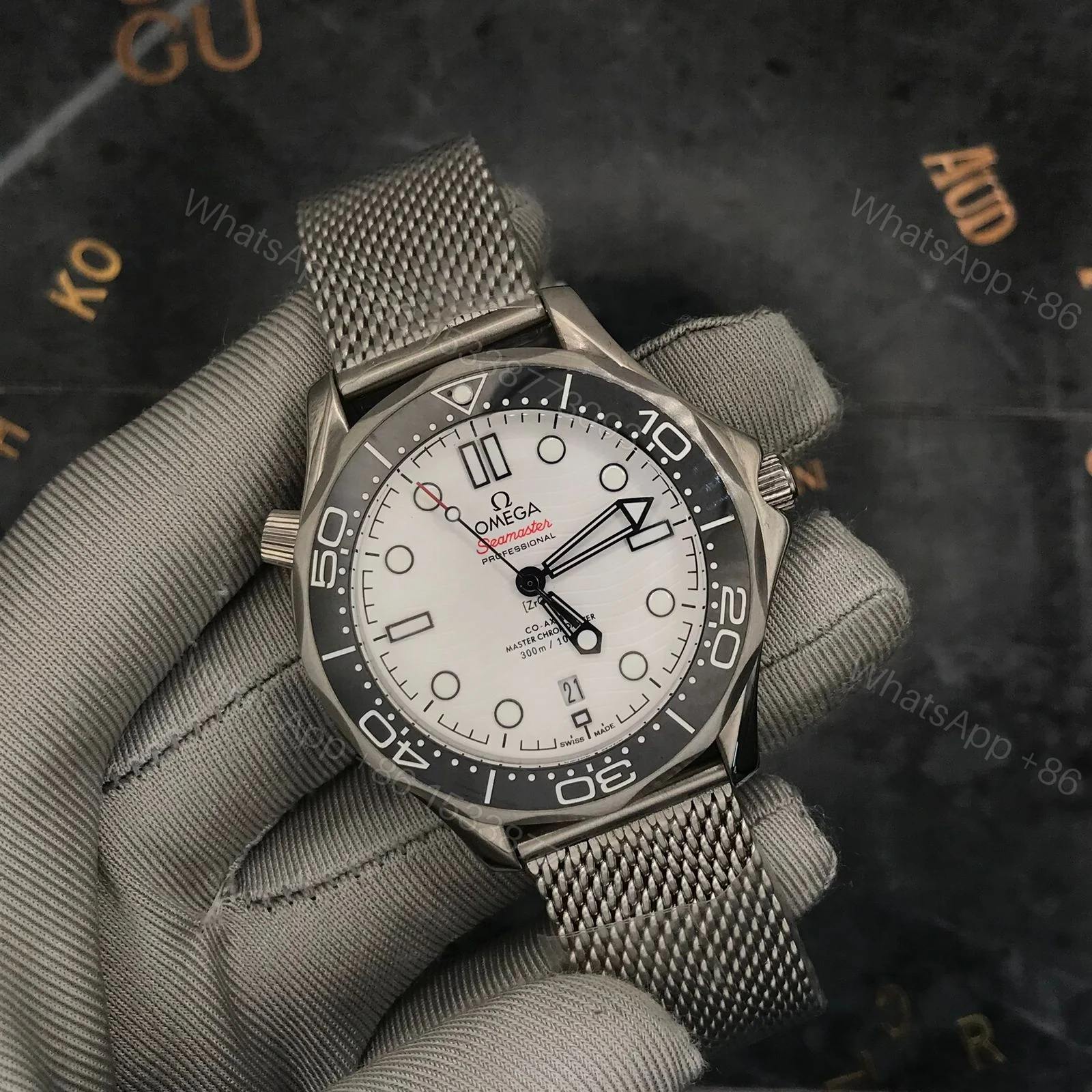Omega Silver Case with White Dial — view 1