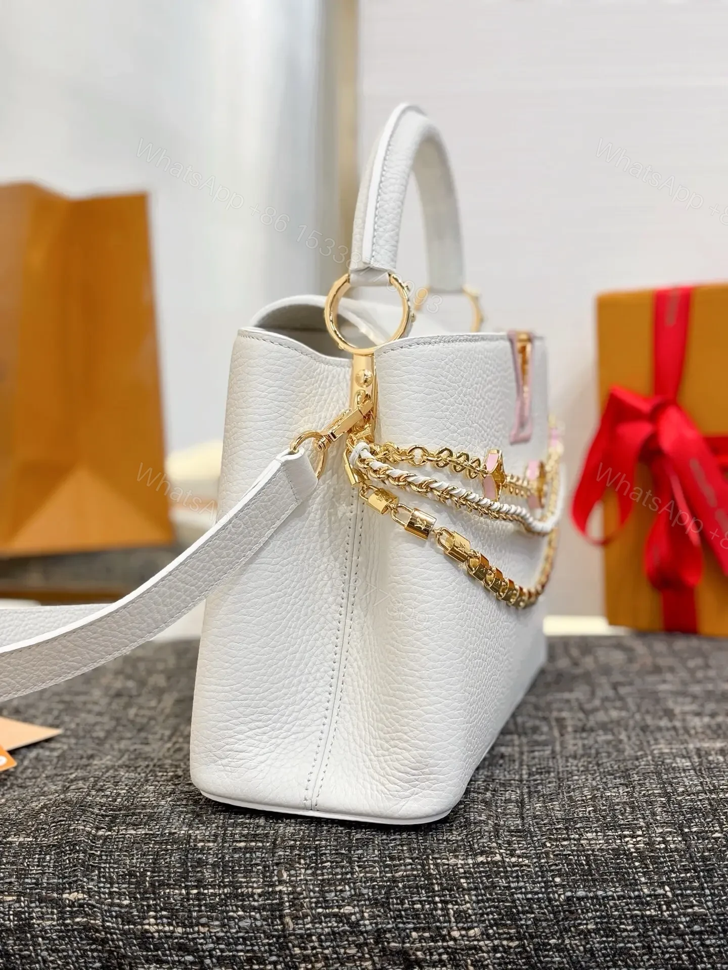 View 2 of Louis Vuitton Capucines BB handbag in white Taurillon leather