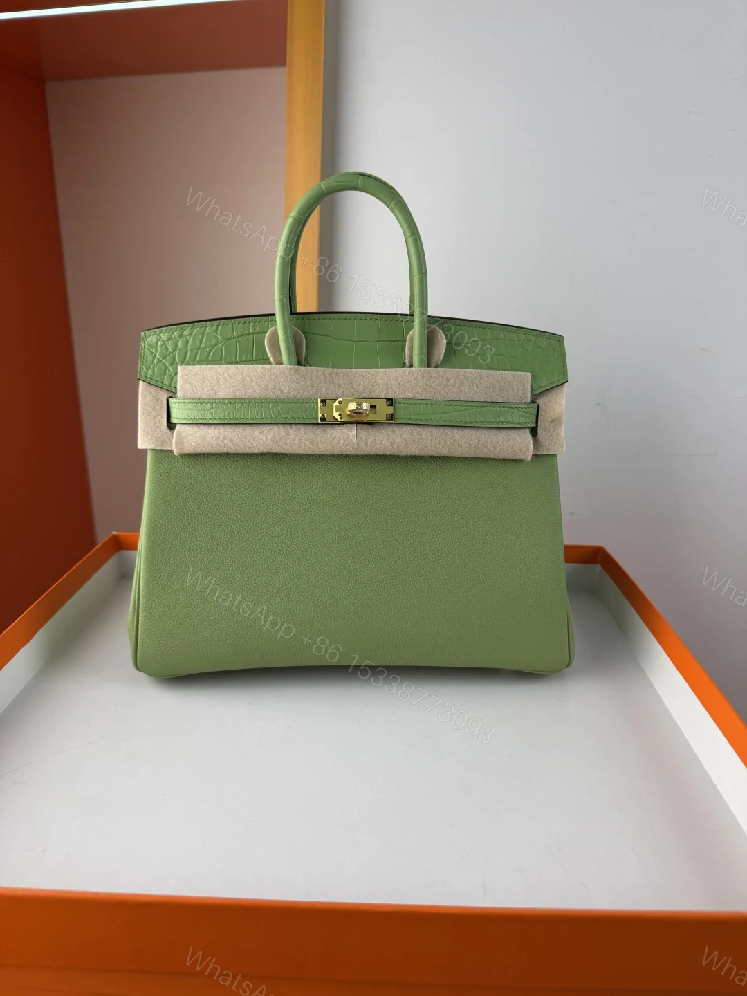 Hermes 高仿 女款 Birkin 青草綠拼鱷魚紋手提包 清新高級風 — view 1