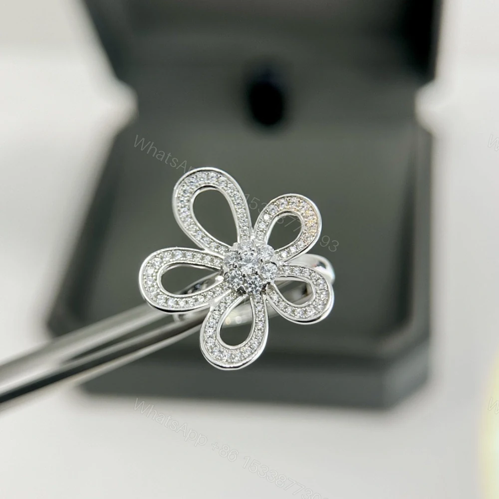 View 2 of 高仿首飾VanCleef&Arpels*RP05300鑲嵌花朵戒指白金款