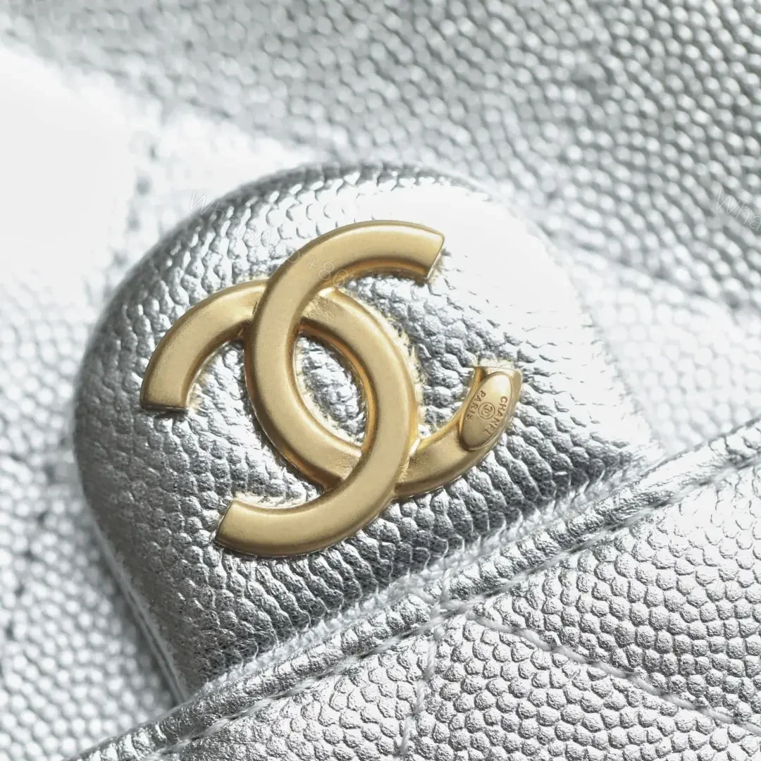 View 14 of 高仿Chanel*25S系列AS5293金屬牛皮流浪包銀色小號免檢版