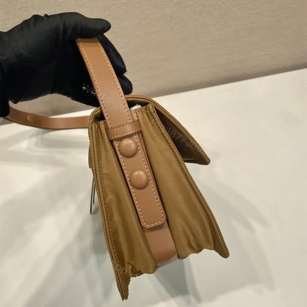 View 7 of 高仿Prada*RE-Nylon系列1BD313尼龍郵差包棕色小號免檢版