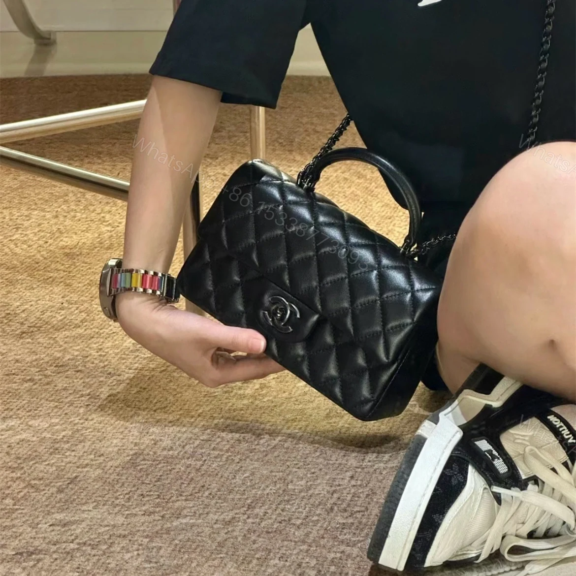 View 19 of 高仿Chanel24A*CF系列AS2431小羊皮手柄包免檢版