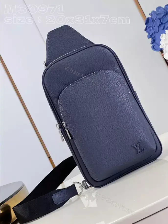 View 2 of LOUIS VUITTON AVENUE SLINGBAG NM – LBV416