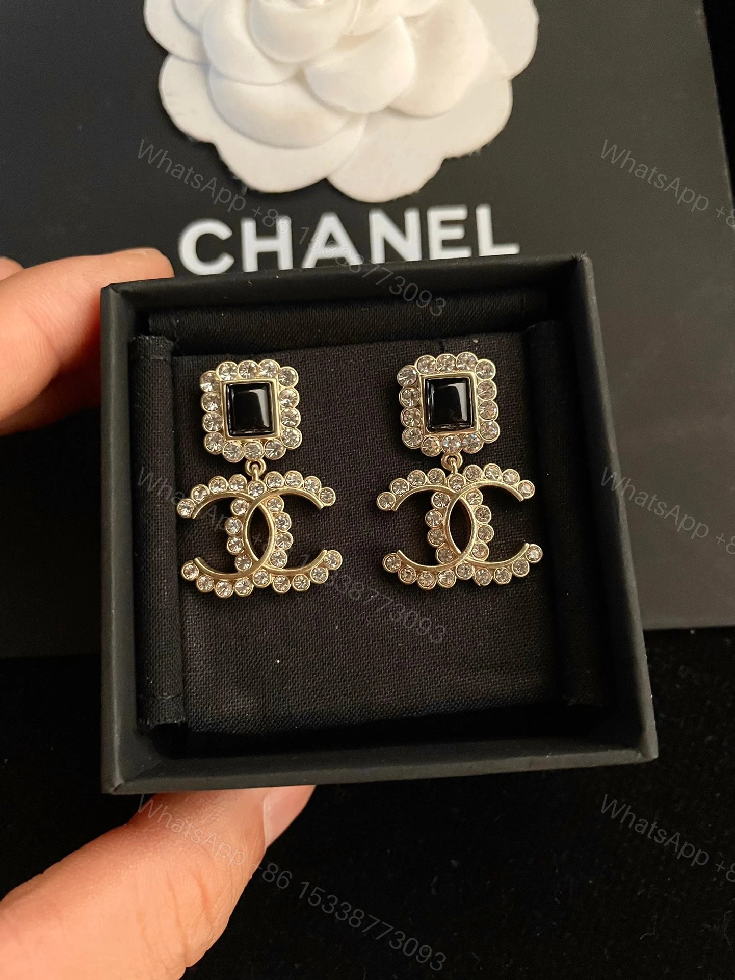 View 5 of EN – Lux Earring Chanel 011