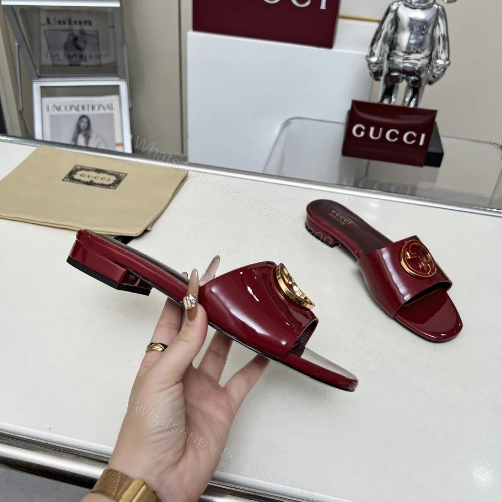 View 4 of GUCCI WOMEN ROUND INTERLOCKING G SANDAL IN BURGUNDY 820860 BNC00 6207