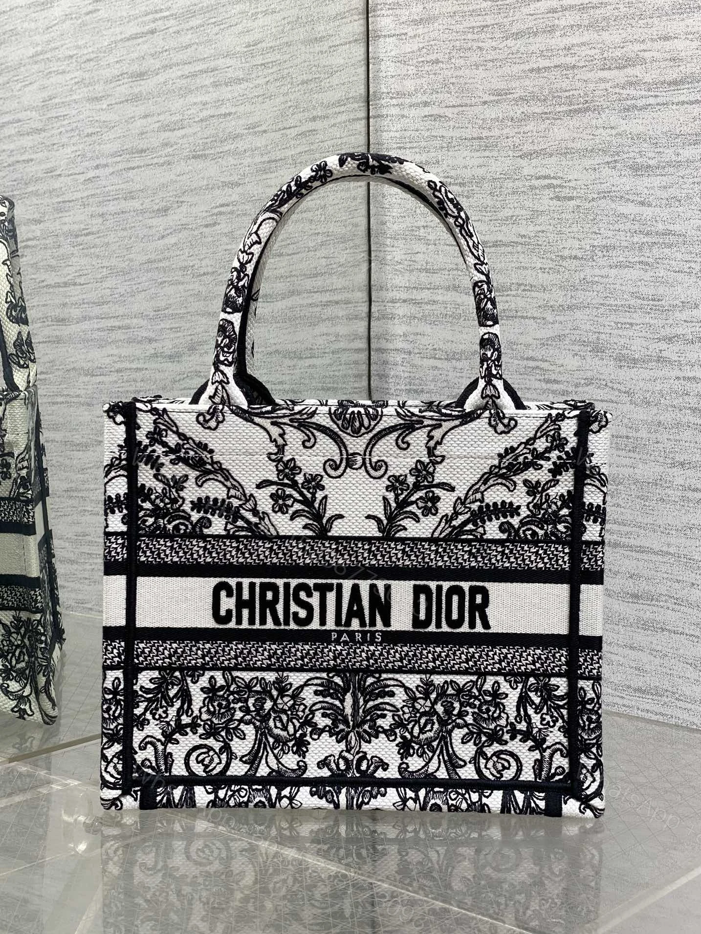Dior A貨Book Tote小號黑白巴洛克刺繡托特包 歐風復古女款 — view 1