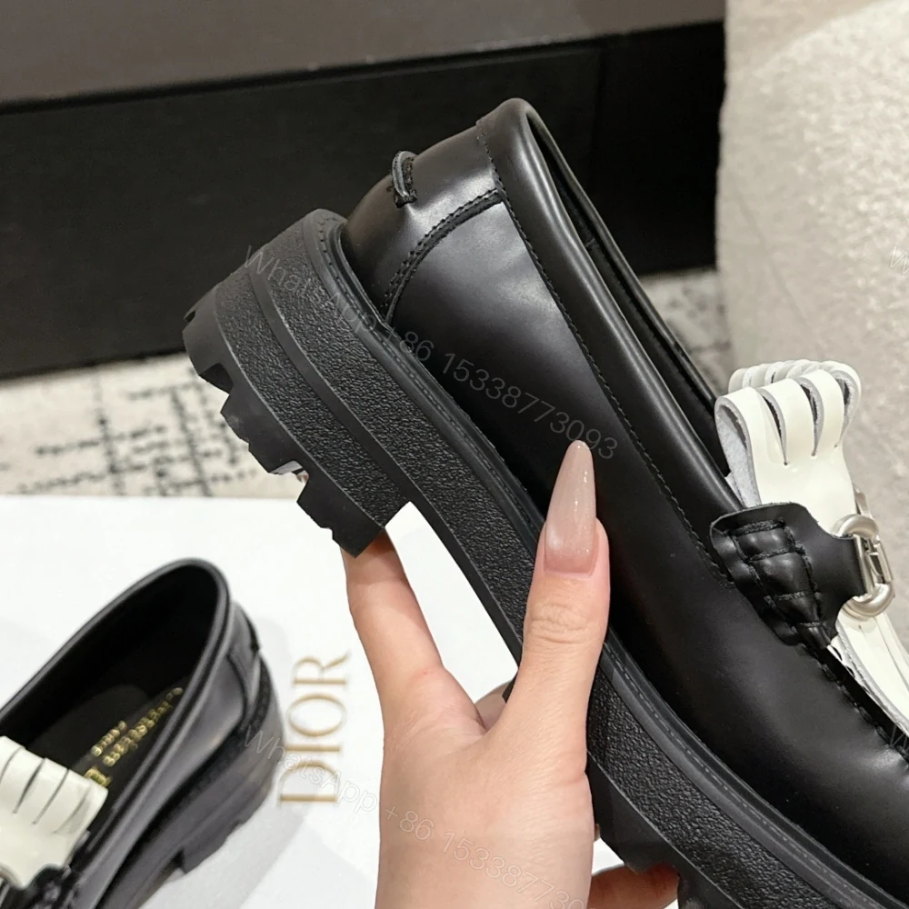 View 6 of 高仿Dior*Emblem系列KDB964女款樂福鞋黑白免檢版