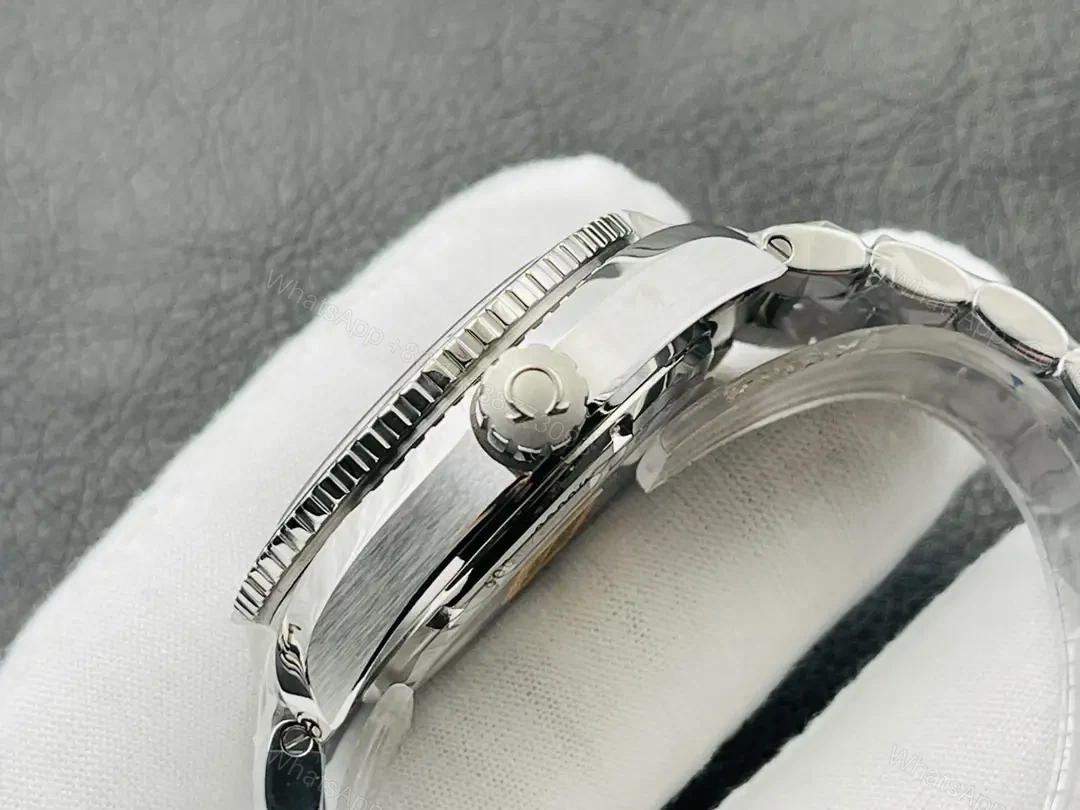 View 5 of Omega Seamaster Planet Ocean 600M Co-Axial 43.5 GMT Stainless Steel Orange Numerals Bracelet 232.30.44.22.01.002