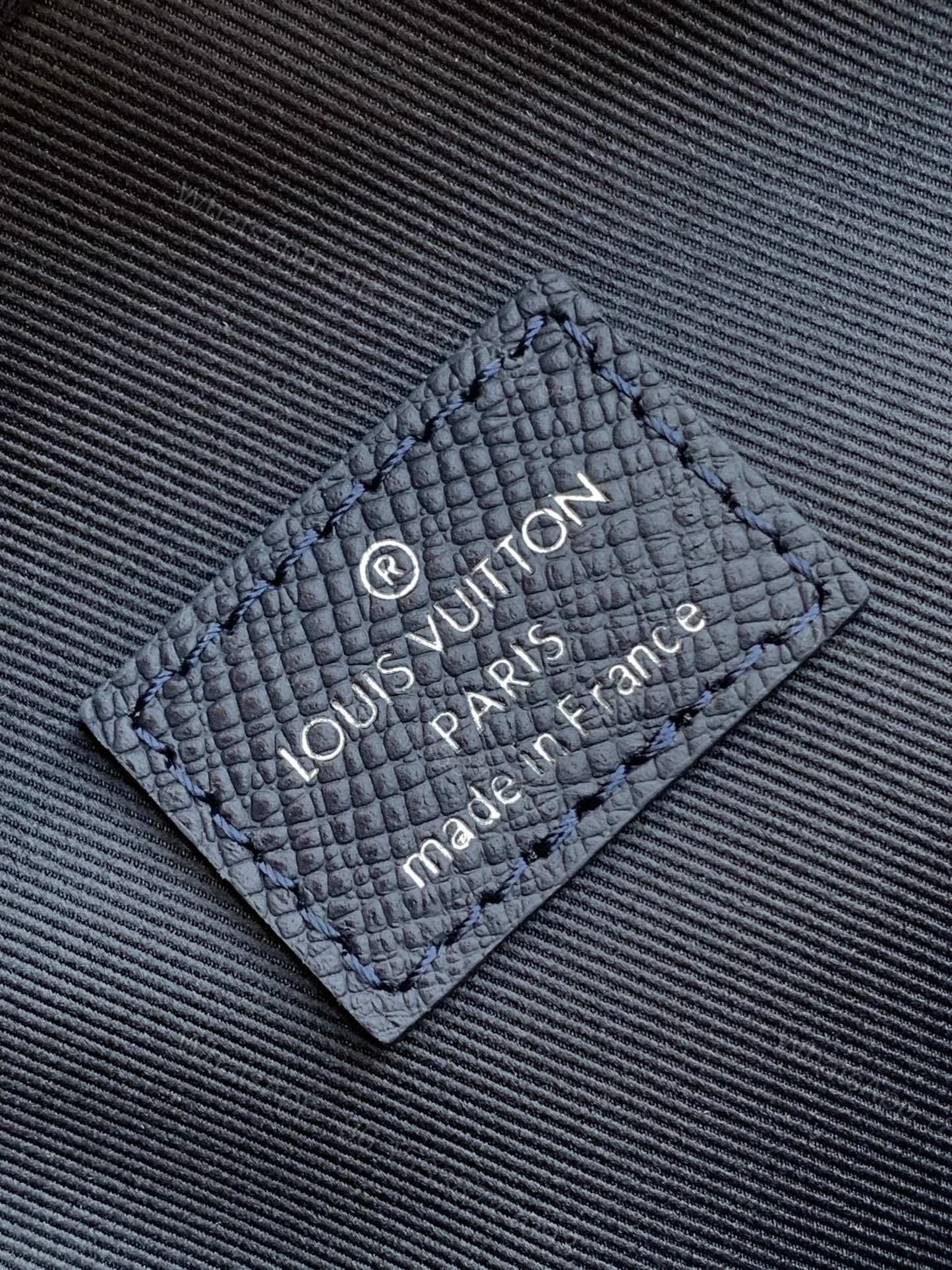 View 9 of LV AVENUE SLINGBAG 31 IN NAVY BLUE TAIGA LEATHER